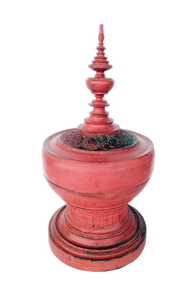 Offering box Red laquer. Burma