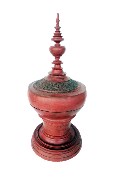 Offering box Red laquer. Burma